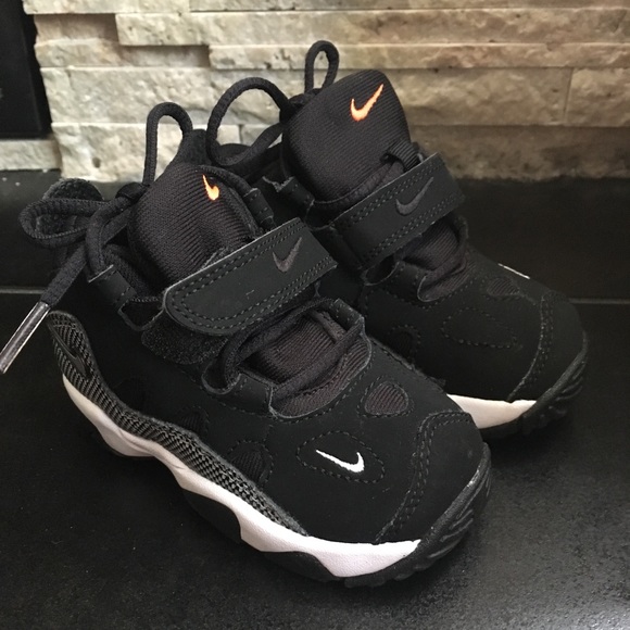 Nike Other - Nike’s - toddler size 6 sneaker